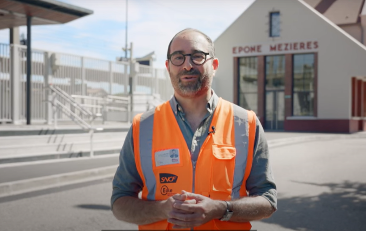 Ici EOLE c’est fini, Gare d’Épône-Mézières