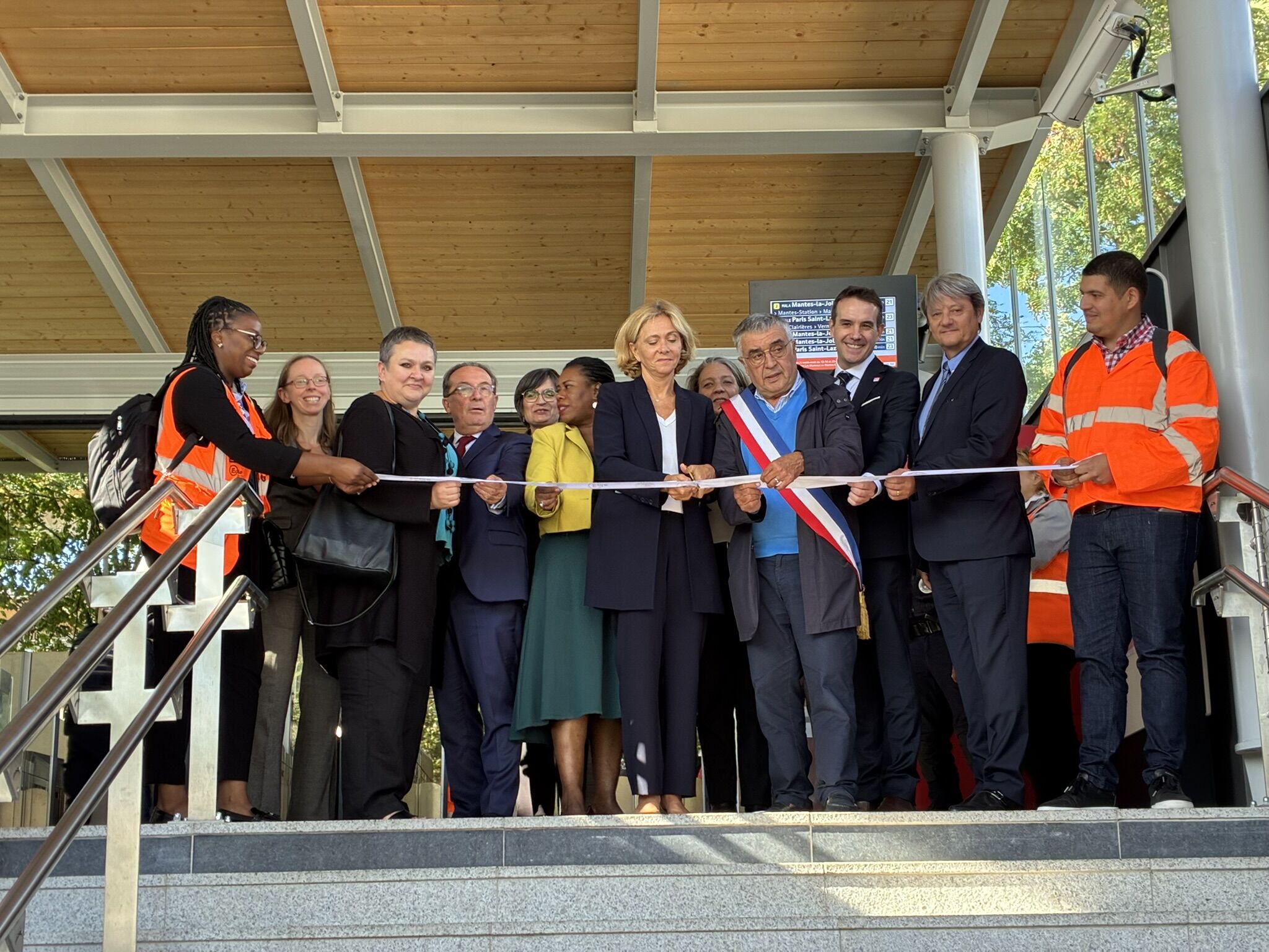 Inauguration de l'accès sud des Mureaux et de la gare d'Epône-Mézières