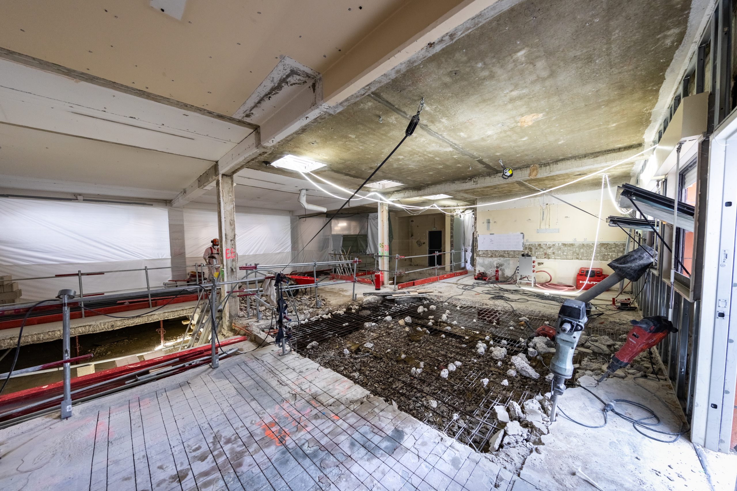 Travaux de gros oeuvre pour le changement du revêtement au sol