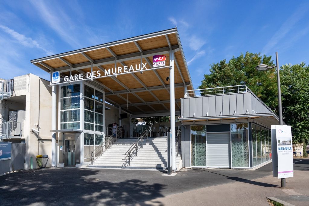 Vue avec sud de la gare des Mureaux