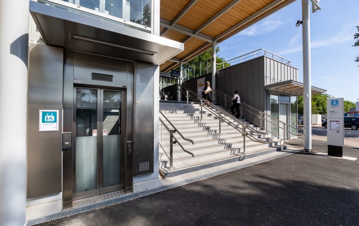 Accès sud de la gare des Mureaux